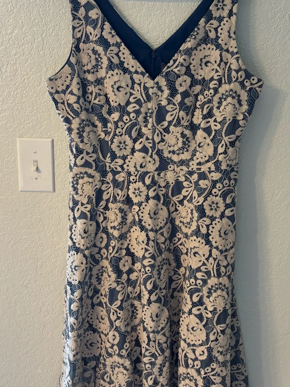 Vince Camuto Dress Size 14 Blue Cream Floral Lace V-Neck Midi A-Line Pockets EUC